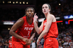 Fever defeat Sky 7170 in first WNBA meeting between Caitlin Clark and Angel Reese  Yahoo Sports