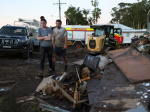 Australia begins cleanup after floods kill 5 strand thousands  Al Jazeera Australia begins cleanup after floods kill 5 strand thousands  Al Jazeera