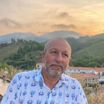 Analyst who called the dotcom bubble says Americans are turning a deaf ear to AI warningsand a worse meltdown than 2008 looms  Yahoo Finance