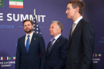 Trump threatens Iran over Hormuz as JD Vance holds peace talks  The Washington Post