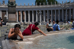 France records around 1000 additional deaths as extreme heat breaks European records  AP News