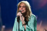 Carly Simon has been diagnosed with Parkinsons disease treated for skin cancer  AP News
