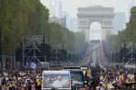 Pope Leo draws 800000 people to central Paris for openair Mass on iconic square  AP News