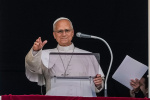 Pope Leo tells faithful in St Peters Square he will gradually resume duties after cancer surgery  AP News