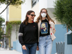 Ben Affleck and Jennifer Garners daughter speaks out against mask bans  KTLA Los Angeles