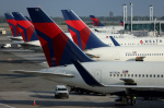 Delta resumes flights at Atlanta hub cancels 700 flights  Yahoo Voices