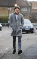 Jake Hall Model Reality Star and Fashion Entrepreneur Dies in Spain  Yahoo News Singapore
