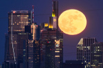 A rare blue micromoon rises this weekend  AP News
