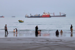 Iran warns of military ship ban in Hormuz under potential deal with Oman and other Middle East news  AP News